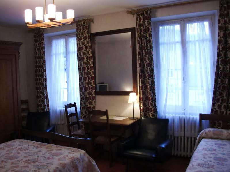 Hotel De Paris Poligny  Bagian luar foto