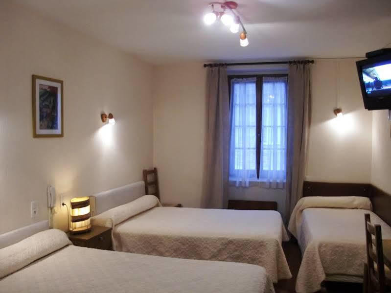 Hotel De Paris Poligny  Bagian luar foto