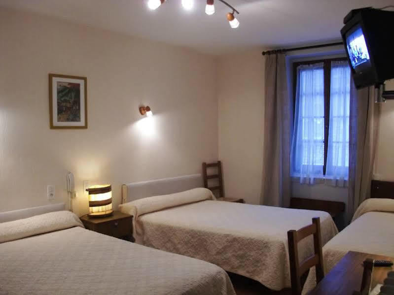 Hotel De Paris Poligny  Bagian luar foto