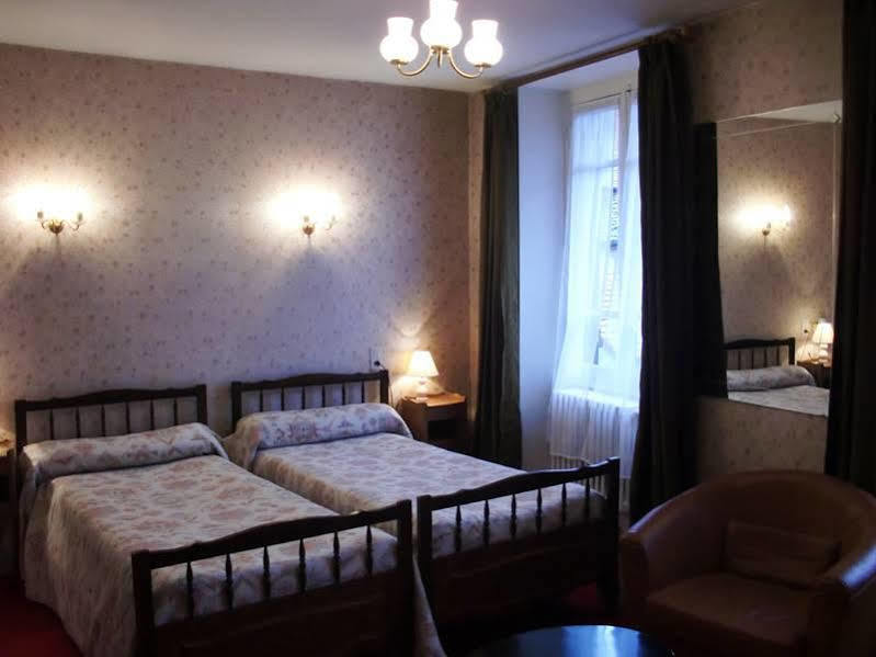Hotel De Paris Poligny  Bagian luar foto